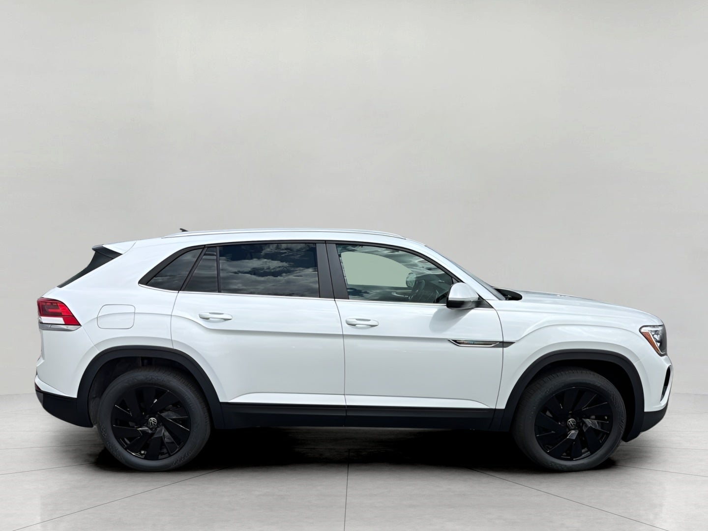 2026 Volkswagen Atlas Cross Sport 2.0T SE w/Technology 4MOTION