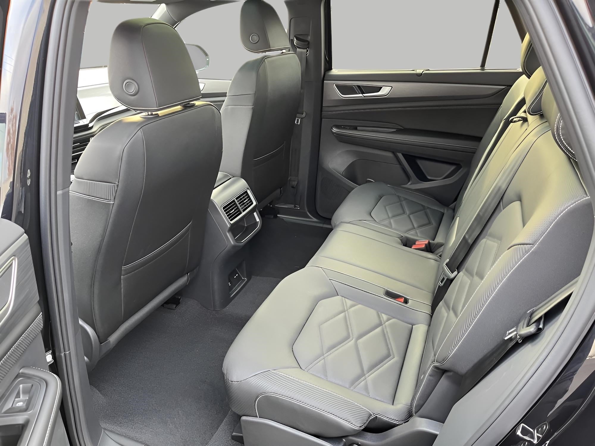 2026 Volkswagen Atlas Cross Sport 2.0T SE w/Technology 4MOTION