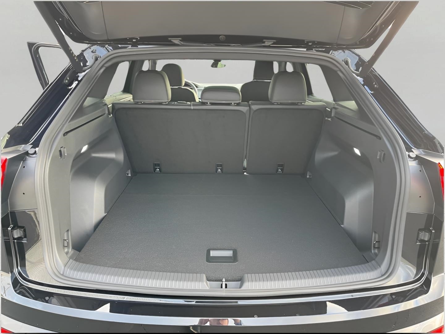 2026 Volkswagen Atlas Cross Sport 2.0T SE w/Technology 4MOTION