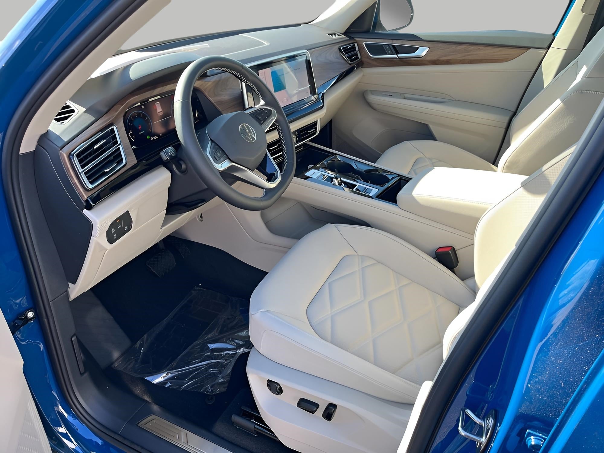 2026 Volkswagen Atlas 2.0T SE w/Technology 4MOTION