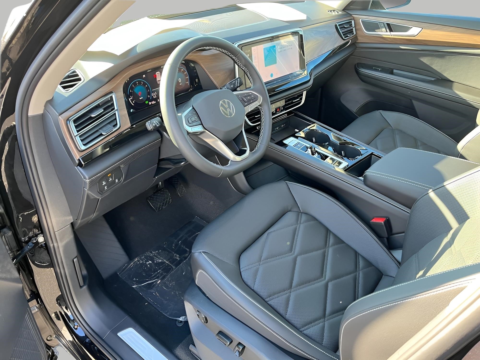 2026 Volkswagen Atlas 2.0T SE w/Technology 4MOTION