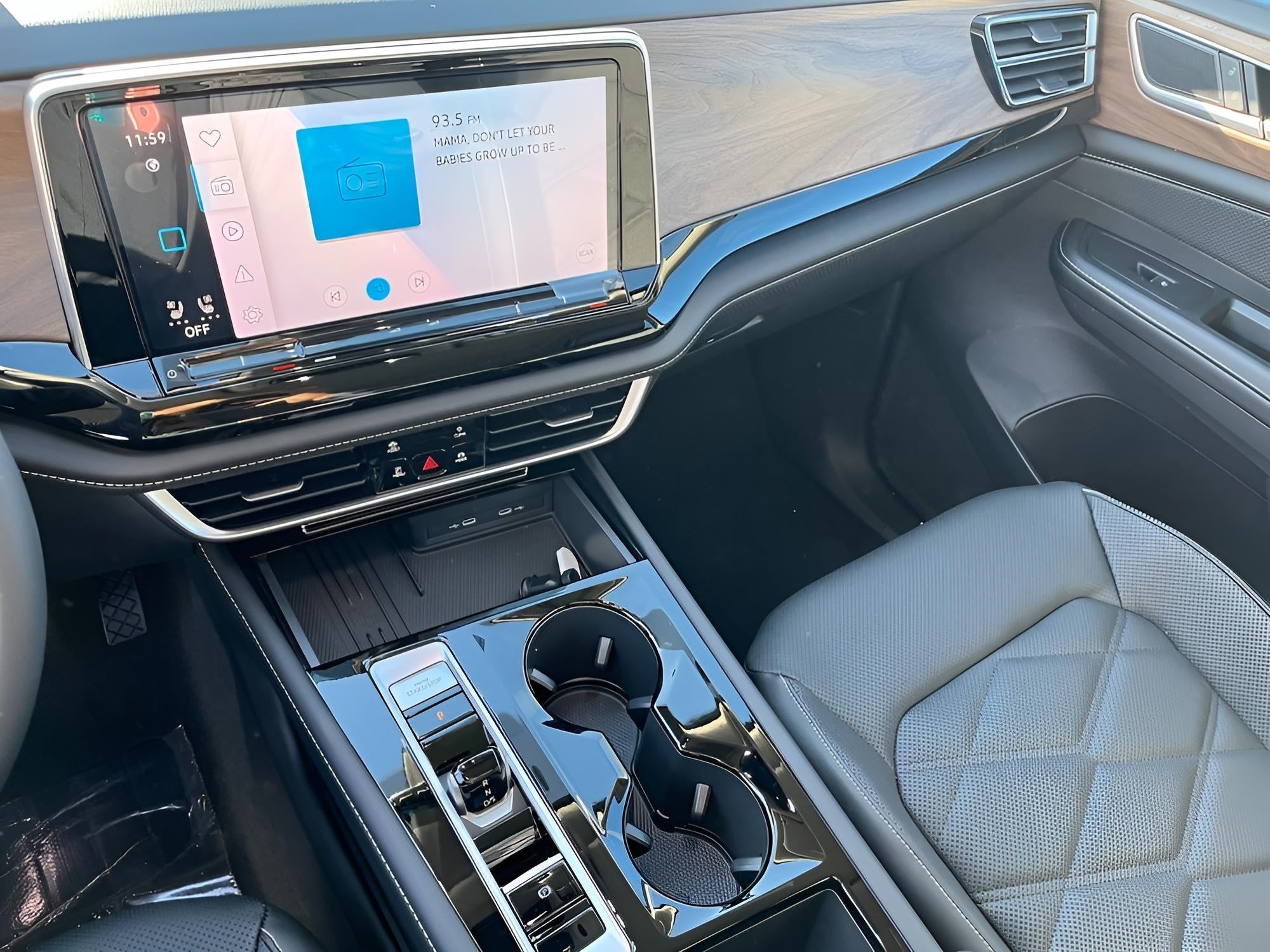 2026 Volkswagen Atlas 2.0T SE w/Technology 4MOTION