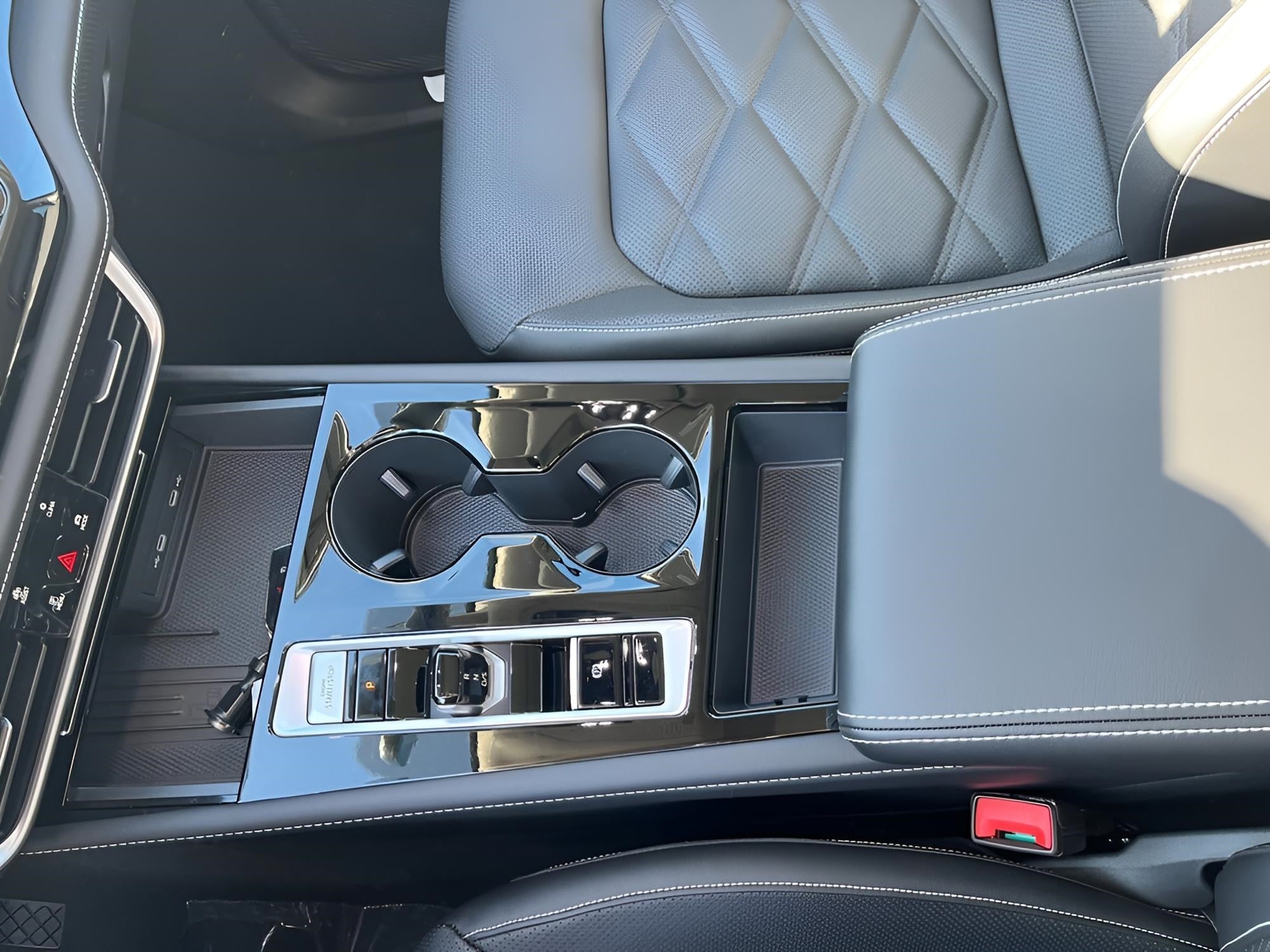 2026 Volkswagen Atlas 2.0T SE w/Technology 4MOTION