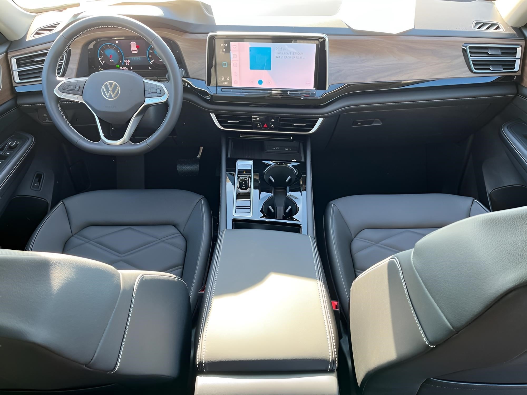 2026 Volkswagen Atlas 2.0T SE w/Technology 4MOTION