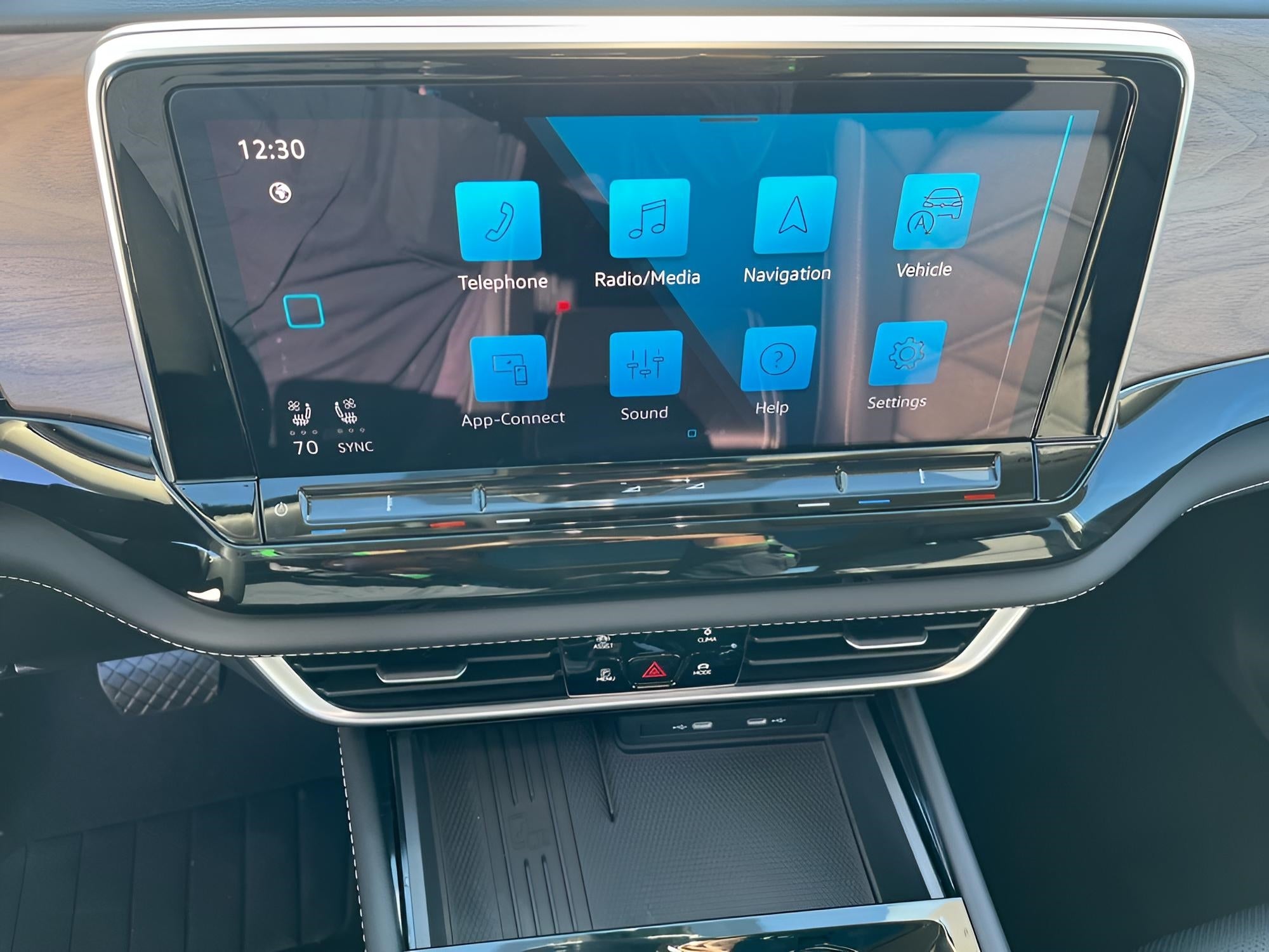 2026 Volkswagen Atlas 2.0T SE w/Technology 4MOTION