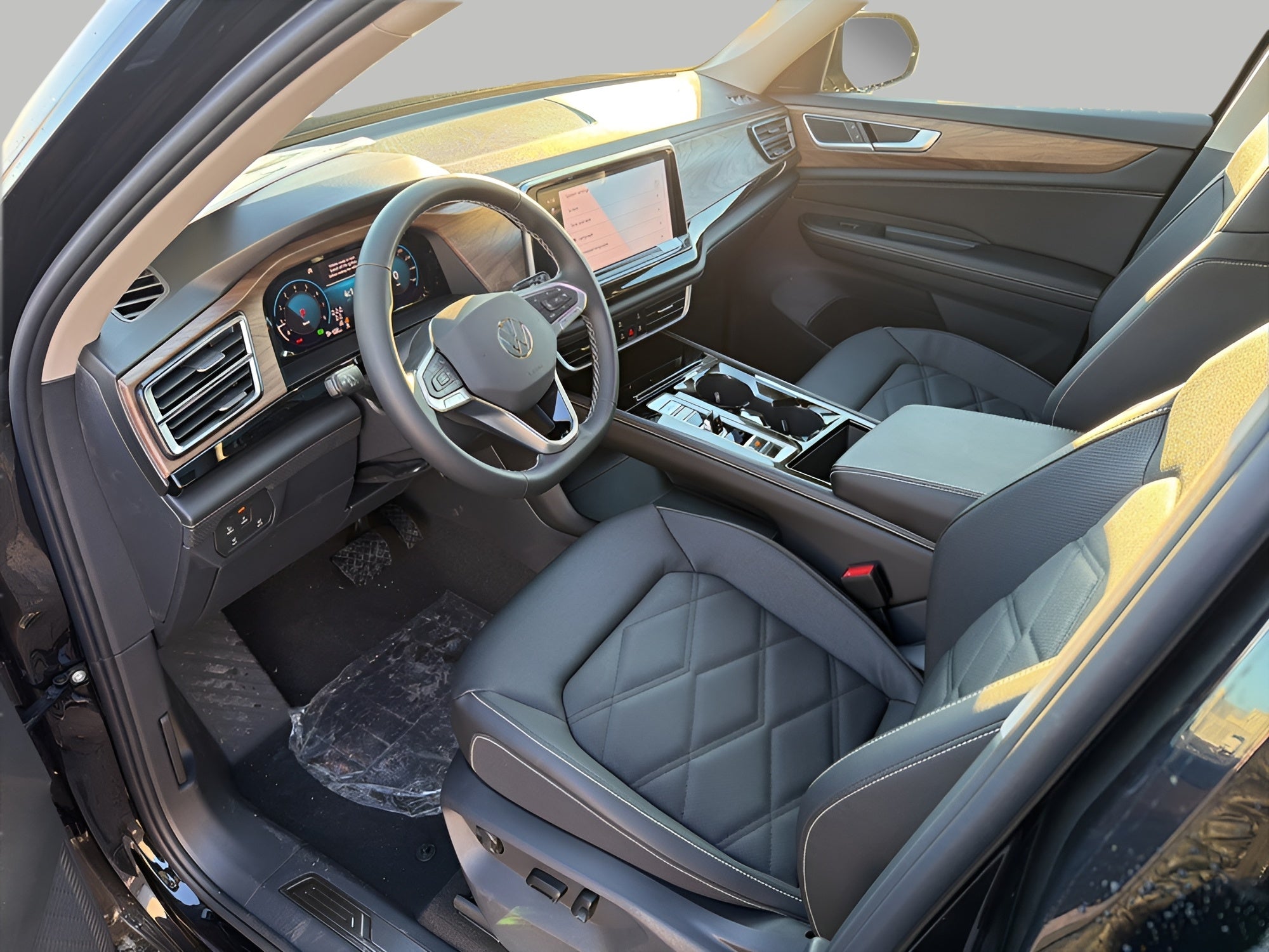 2026 Volkswagen Atlas 2.0T SE w/Technology 4MOTION