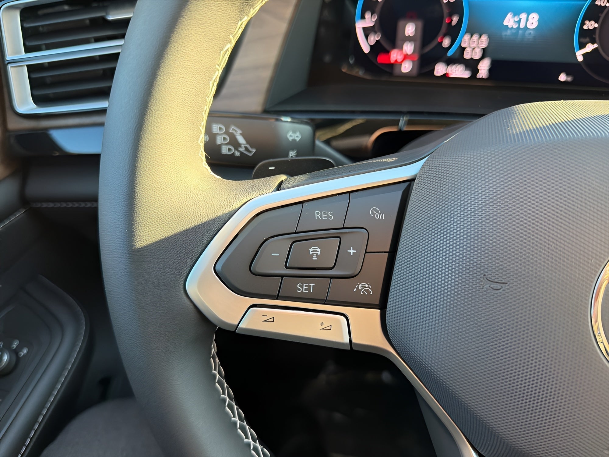 2026 Volkswagen Atlas 2.0T SE w/Technology 4MOTION