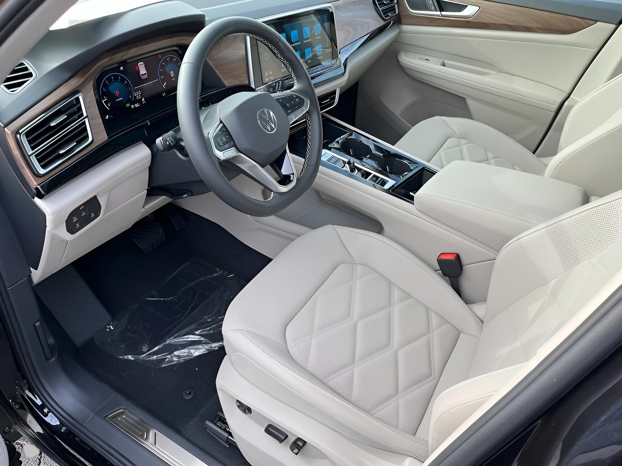 2026 Volkswagen Atlas 2.0T SE w/Technology 4MOTION