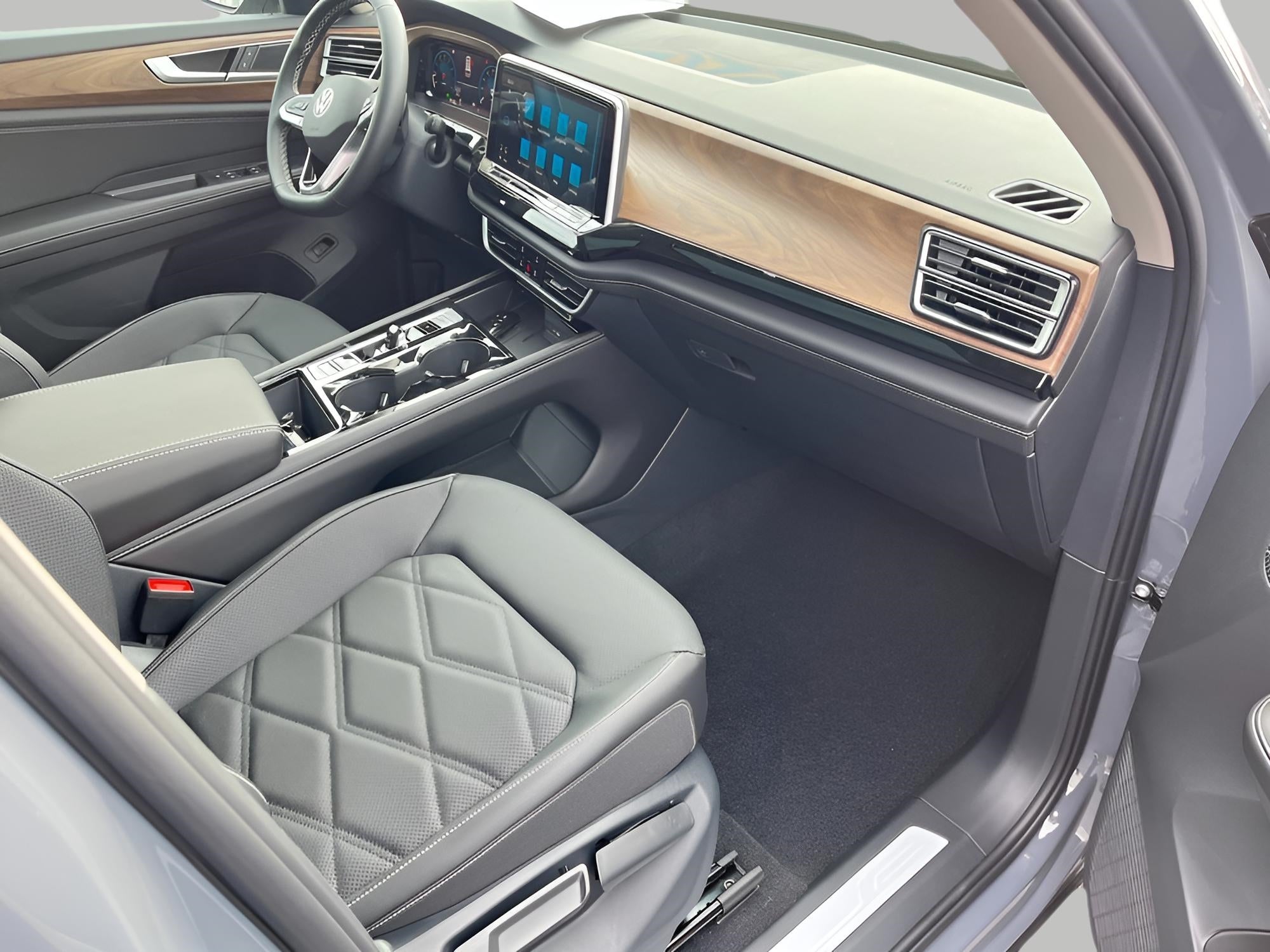 2026 Volkswagen Atlas 2.0T SE w/Technology 4MOTION