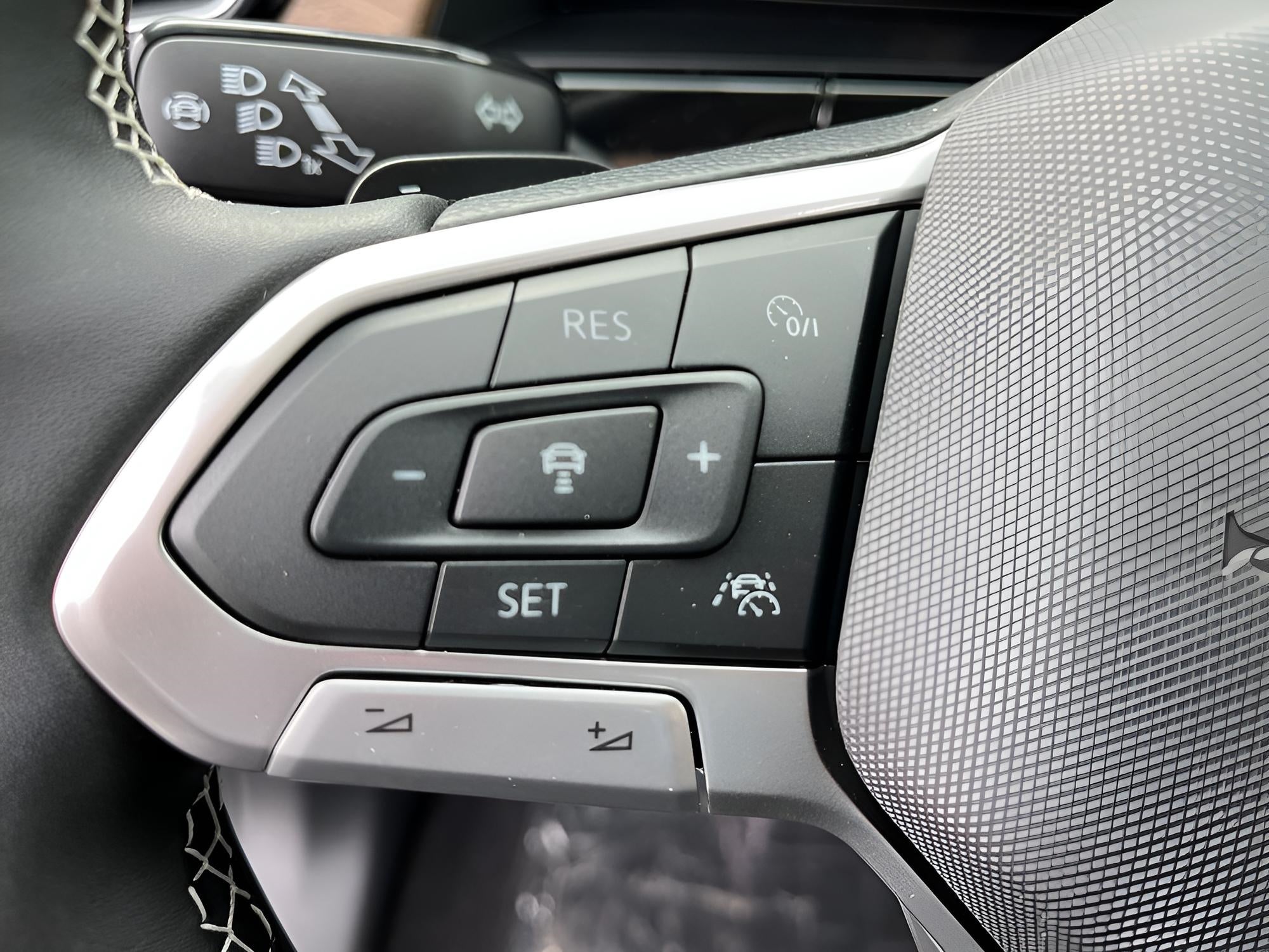 2026 Volkswagen Atlas 2.0T SE w/Technology 4MOTION