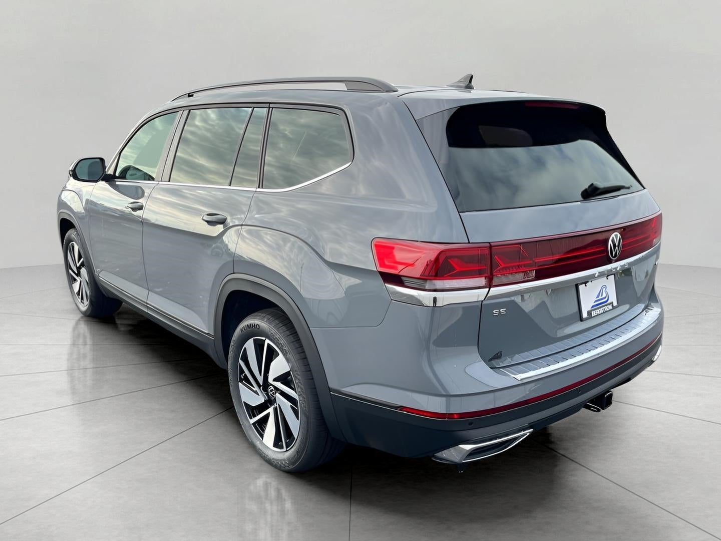 2026 Volkswagen Atlas 2.0T SE w/Technology 4MOTION