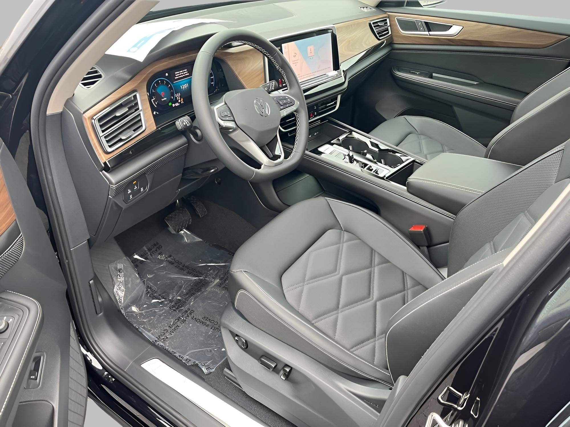 2026 Volkswagen Atlas 2.0T SE w/Technology 4MOTION