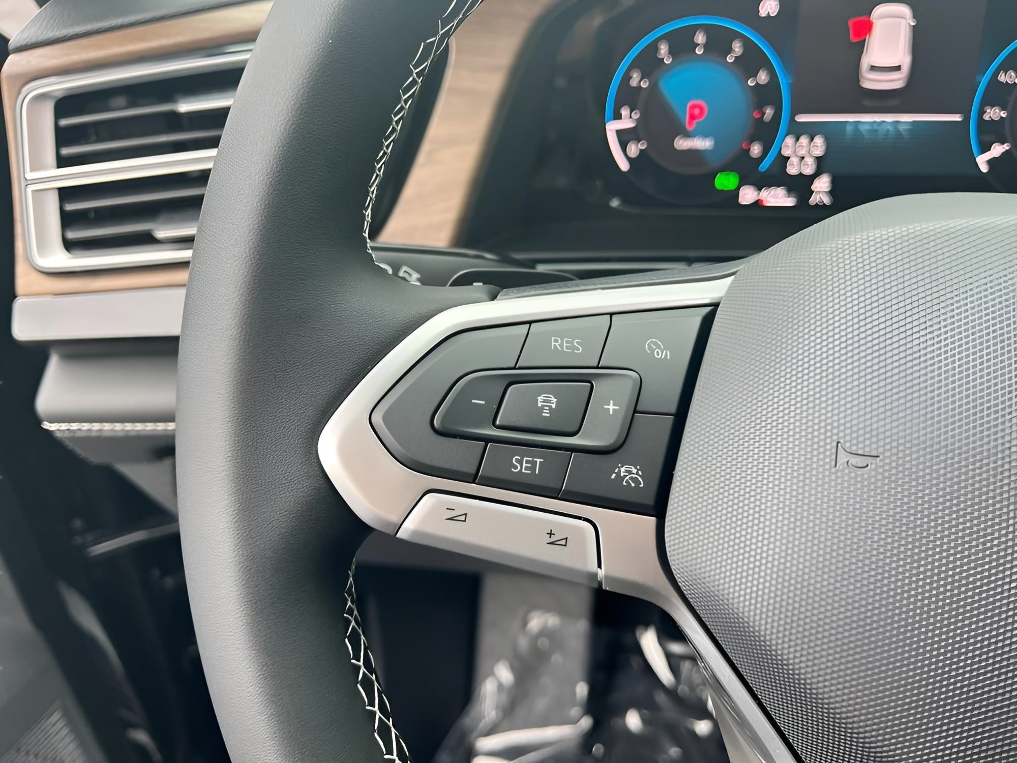 2026 Volkswagen Atlas 2.0T SE w/Technology 4MOTION