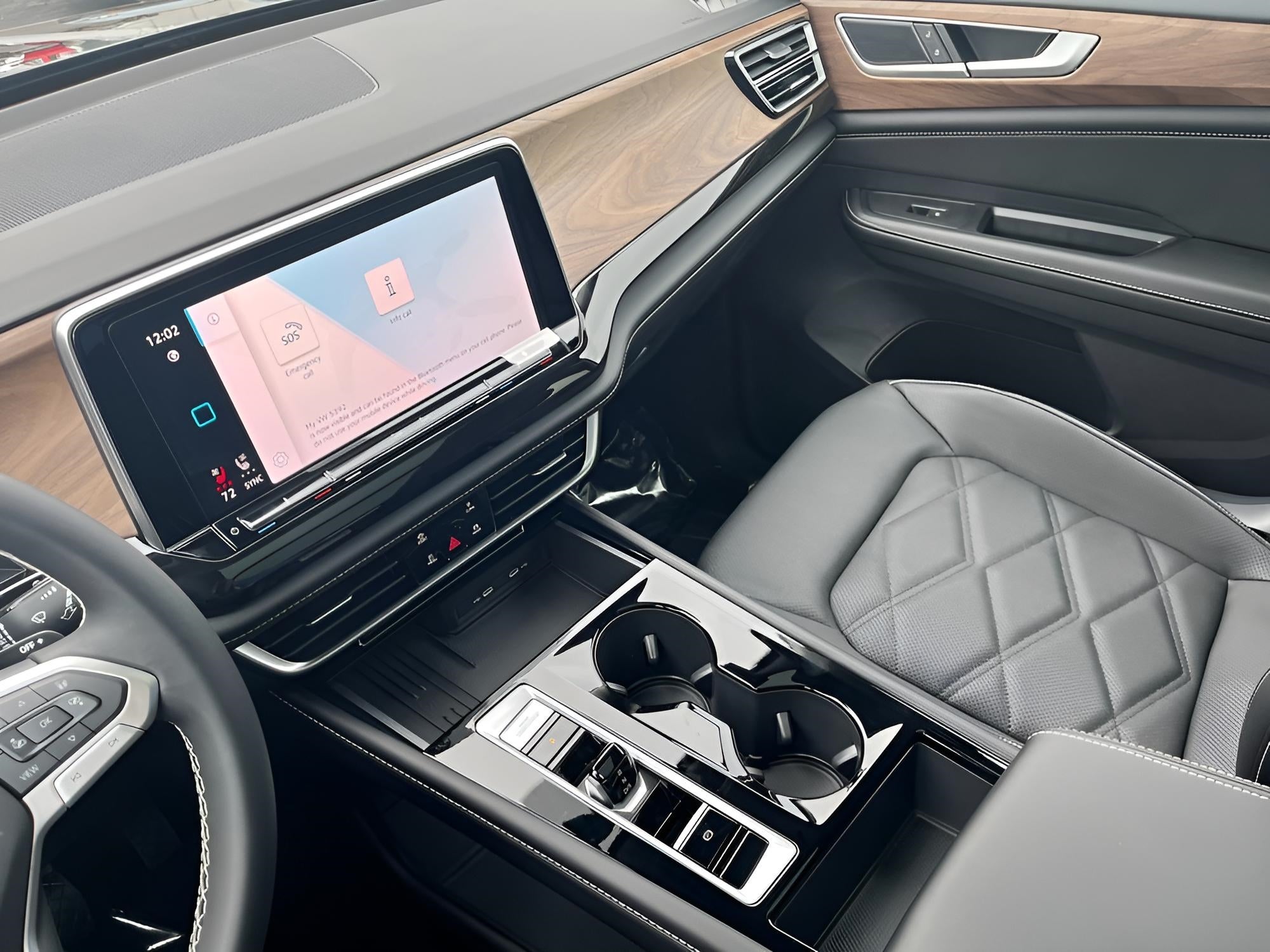 2026 Volkswagen Atlas 2.0T SE w/Technology 4MOTION