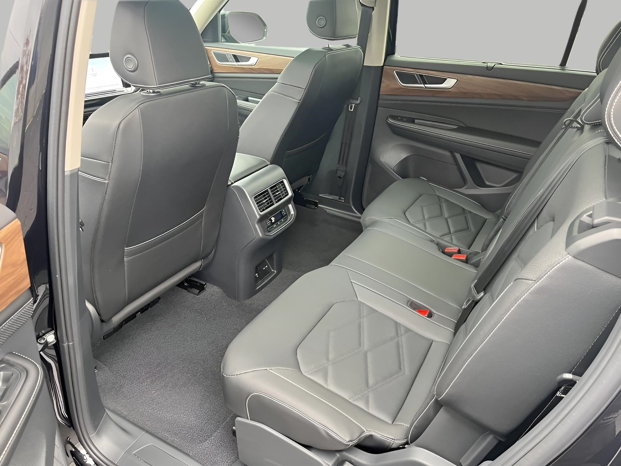 2026 Volkswagen Atlas 2.0T SE w/Technology 4MOTION