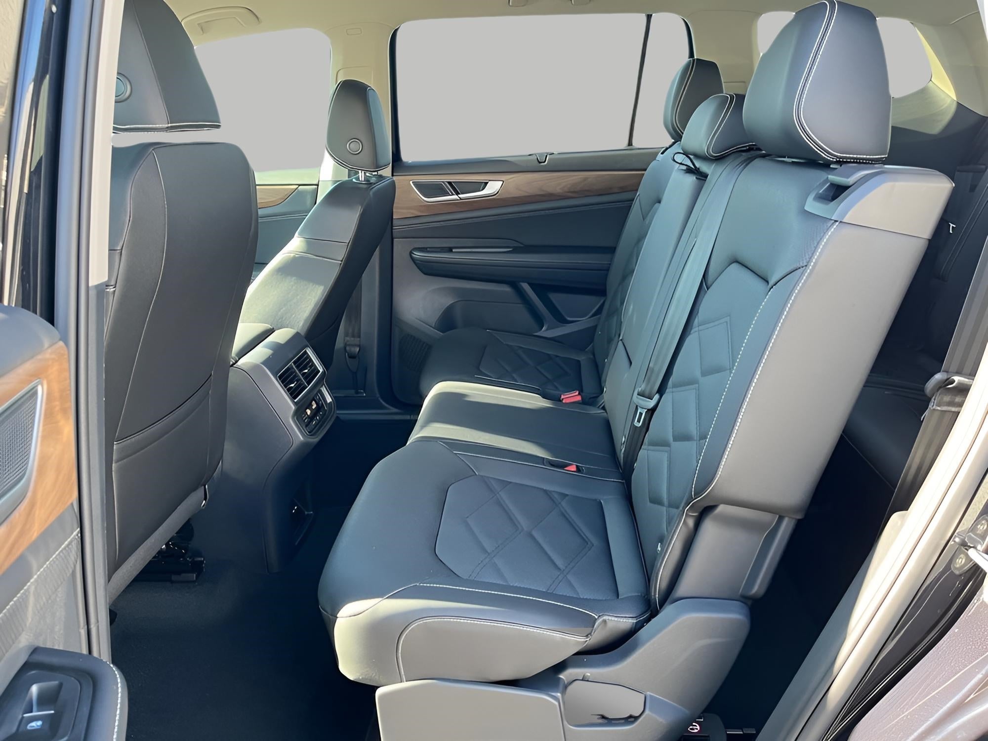 2026 Volkswagen Atlas 2.0T SE w/Technology 4MOTION