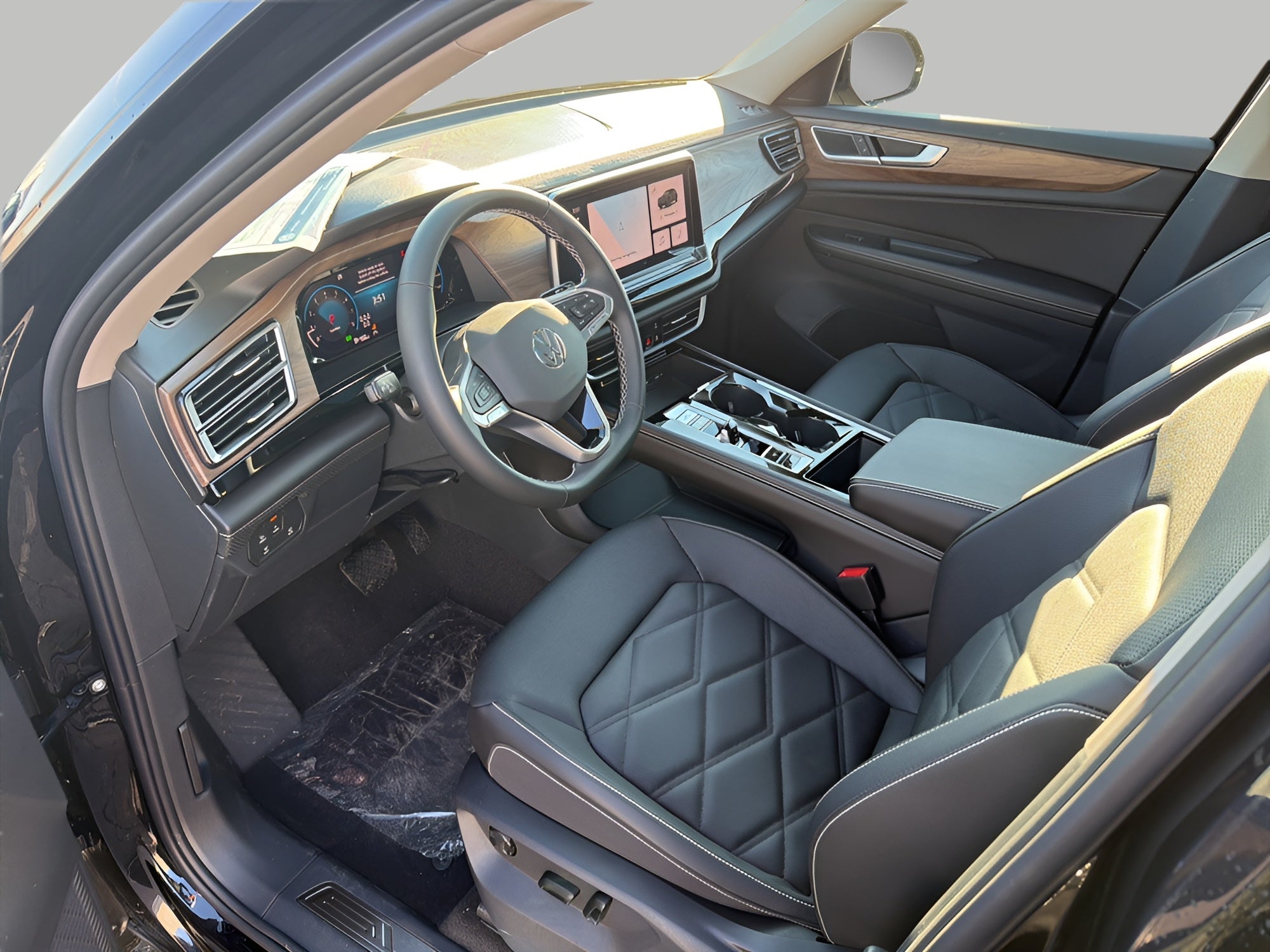 2026 Volkswagen Atlas 2.0T SE w/Technology 4MOTION