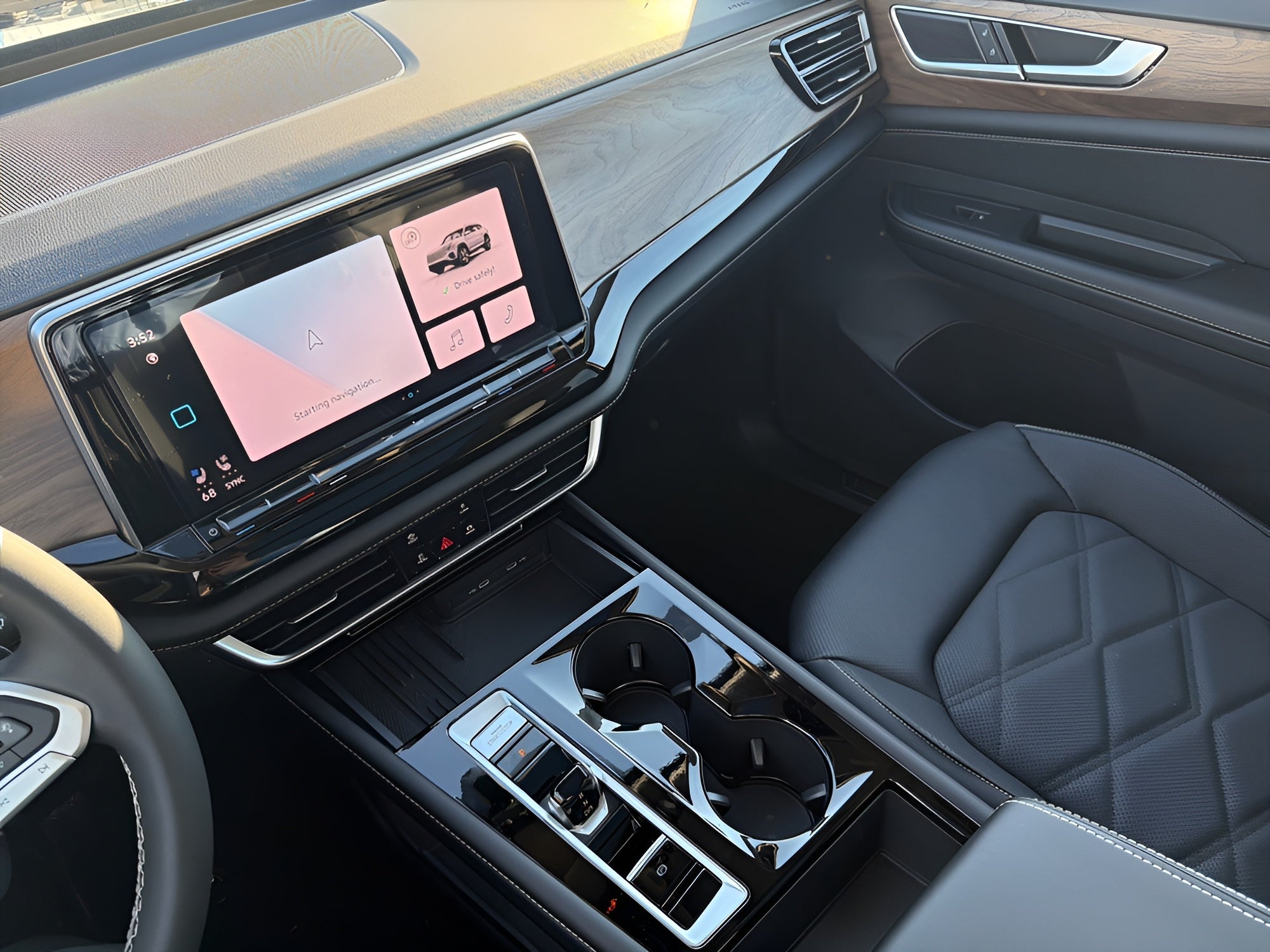 2026 Volkswagen Atlas 2.0T SE w/Technology 4MOTION