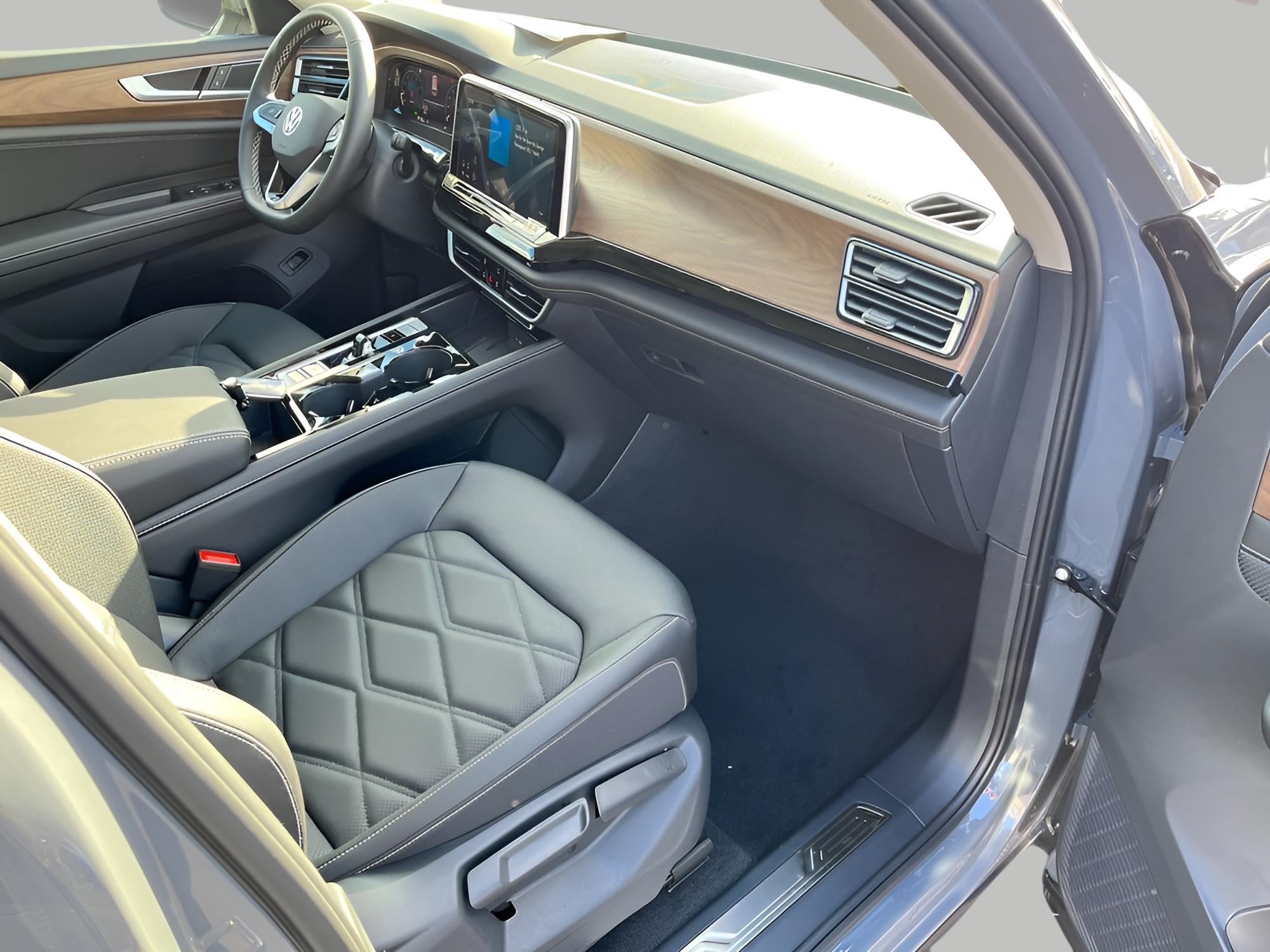 2026 Volkswagen Atlas 2.0T SE w/Technology 4MOTION