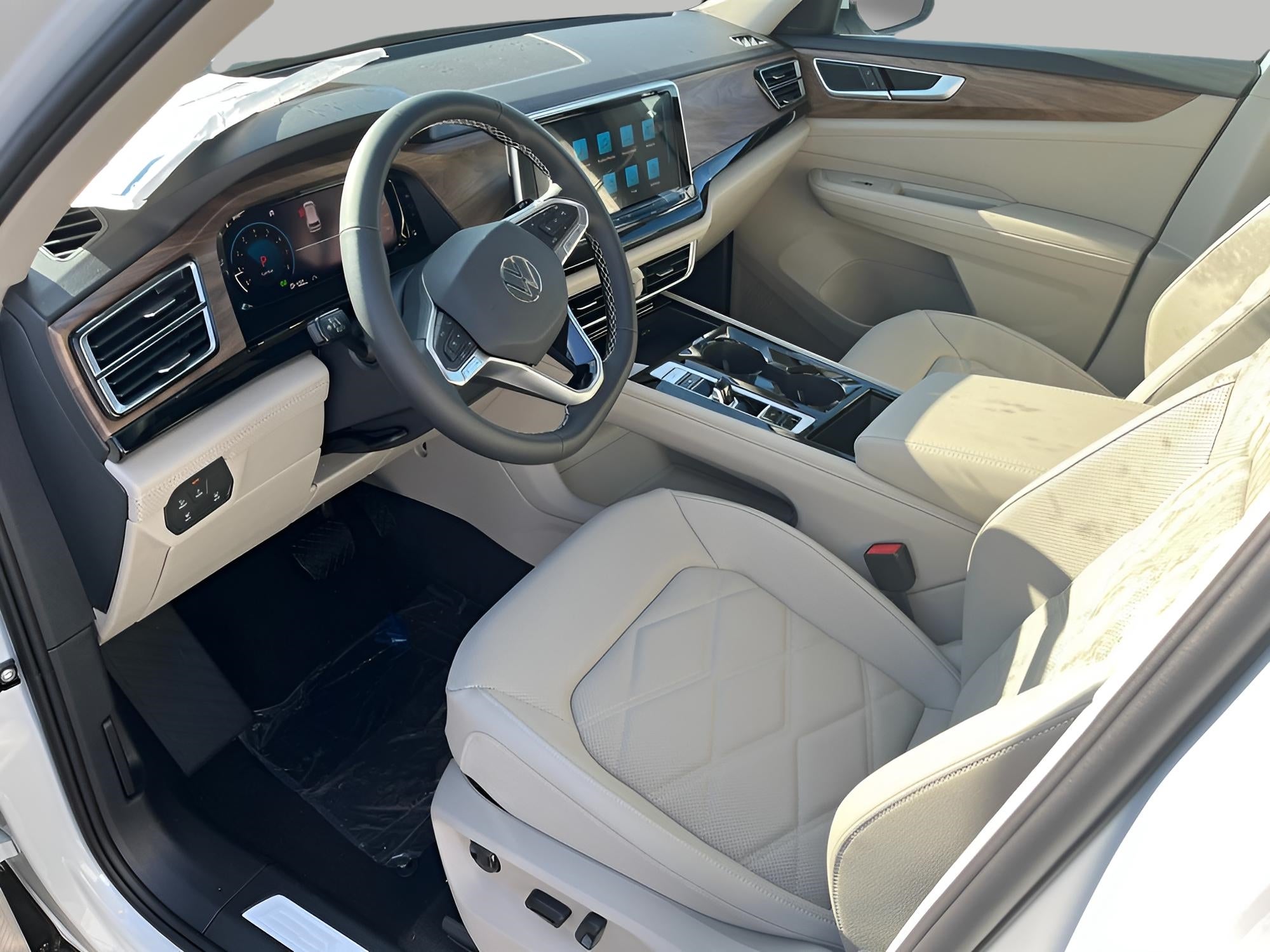 2026 Volkswagen Atlas 2.0T SE w/Technology 4MOTION