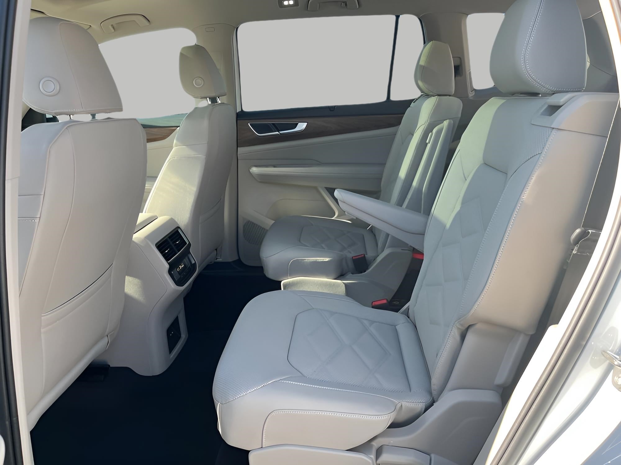 2026 Volkswagen Atlas 2.0T SE w/Technology 4MOTION