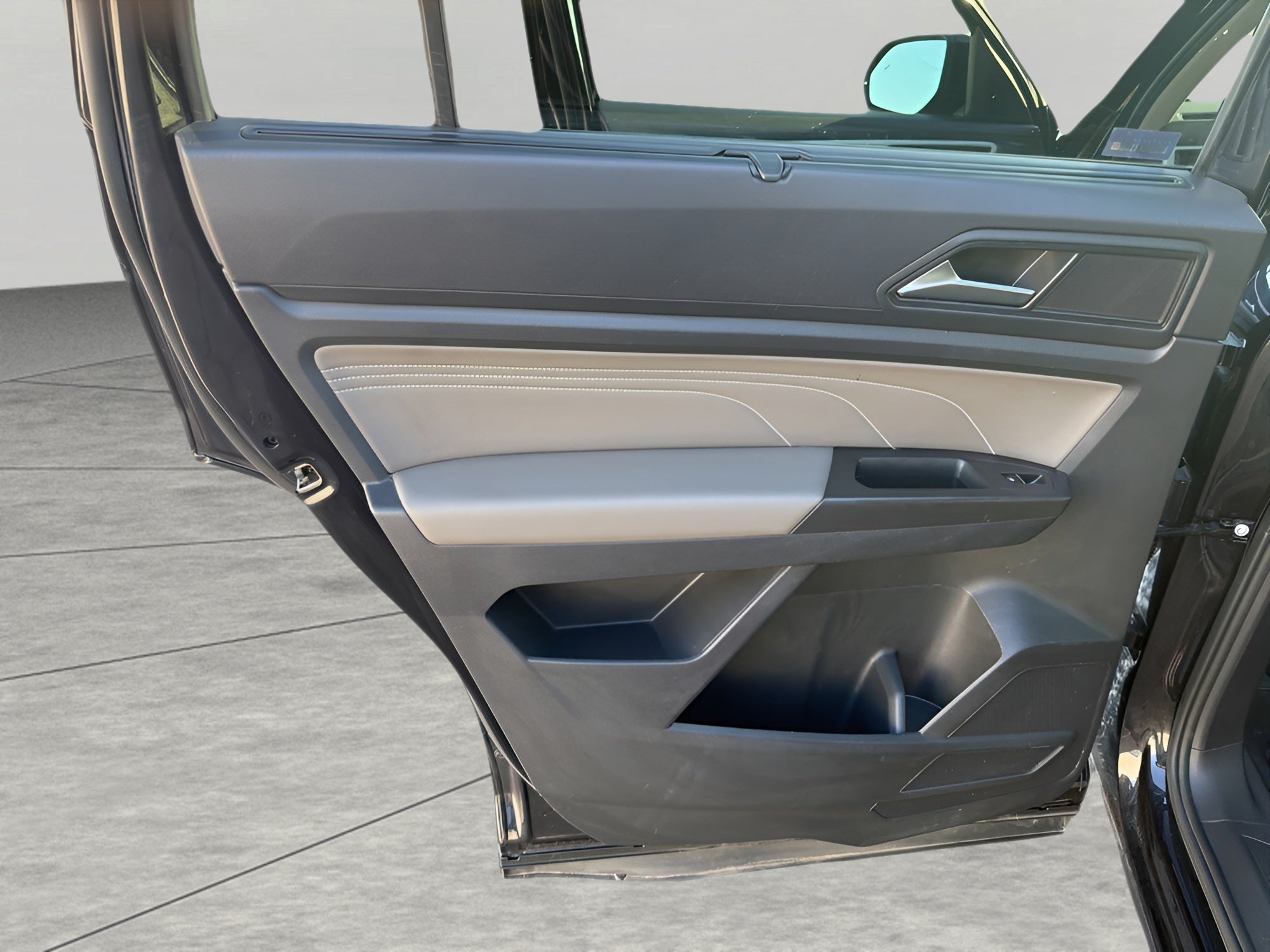 2023 Volkswagen Atlas 3.6L V6 SE w/Technology 4MOTION