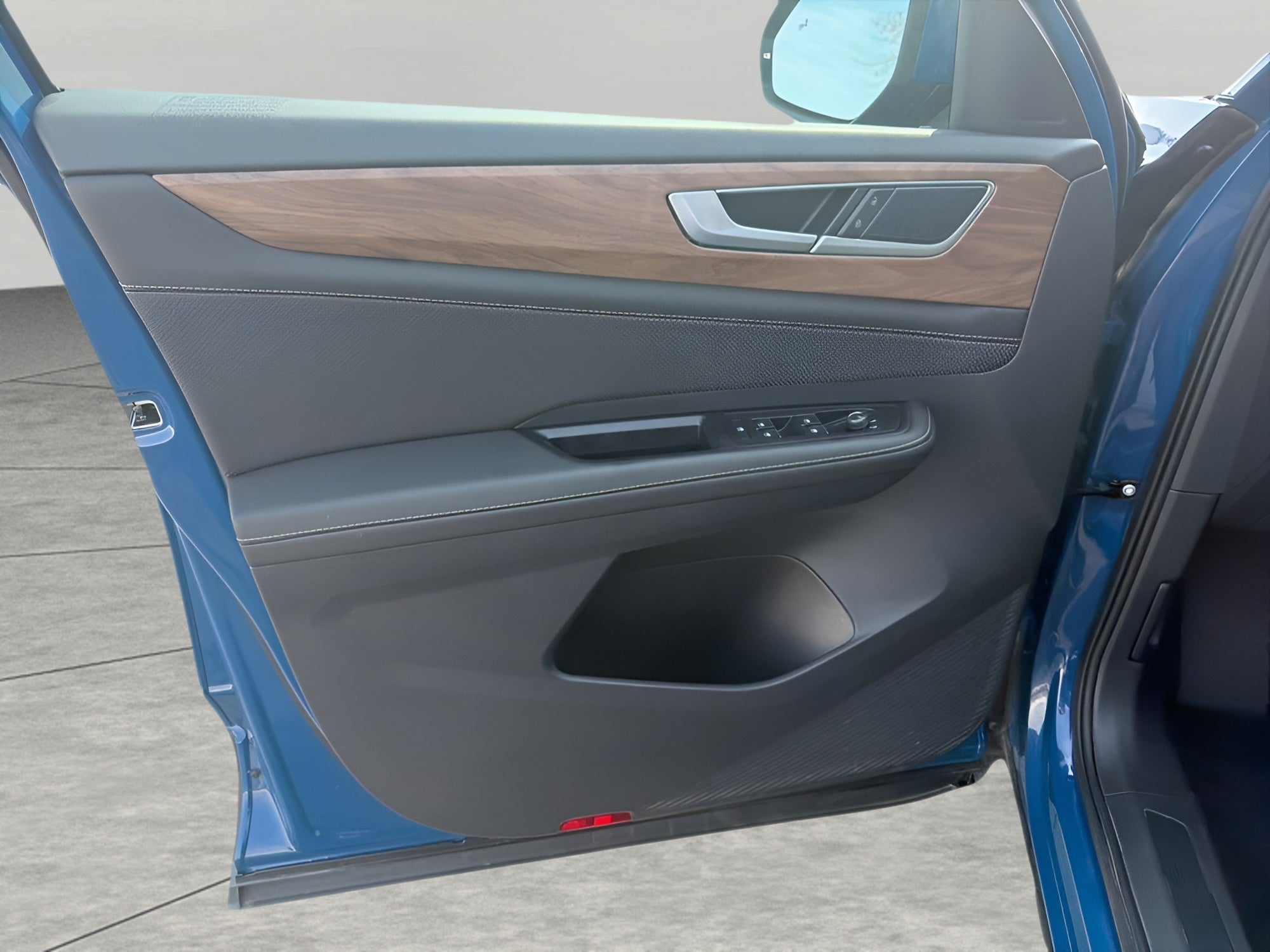 2025 Volkswagen Atlas 2.0T SE 4MOTION