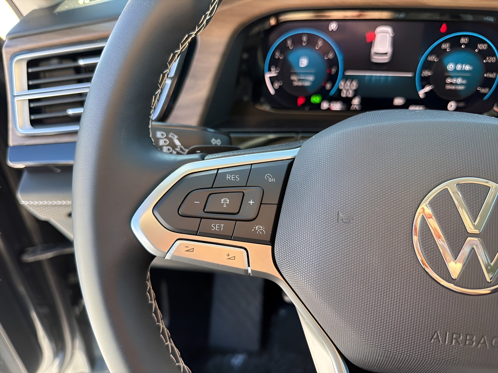 2025 Volkswagen Atlas 2.0T SE 4MOTION