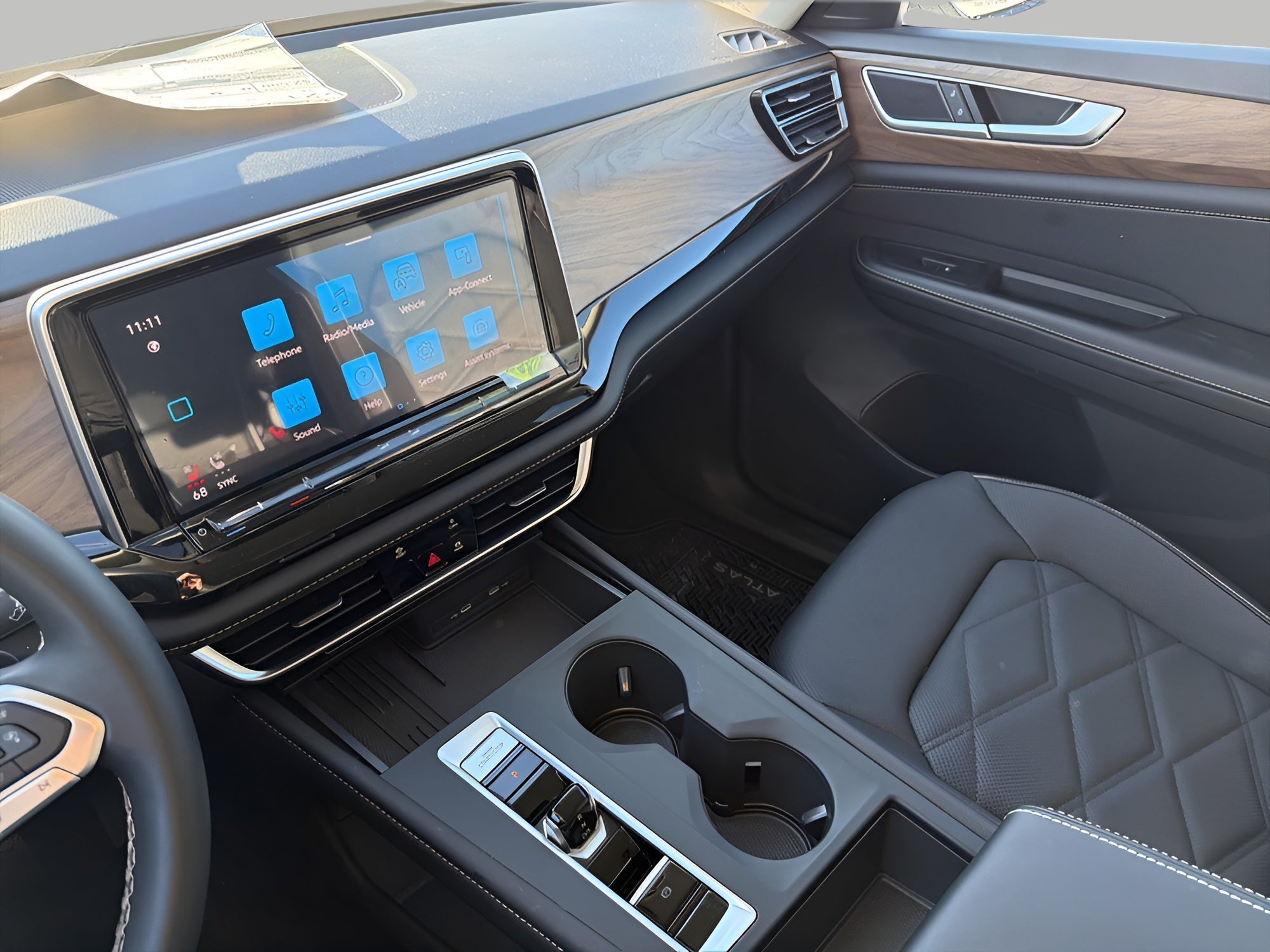 2025 Volkswagen Atlas 2.0T SE 4MOTION