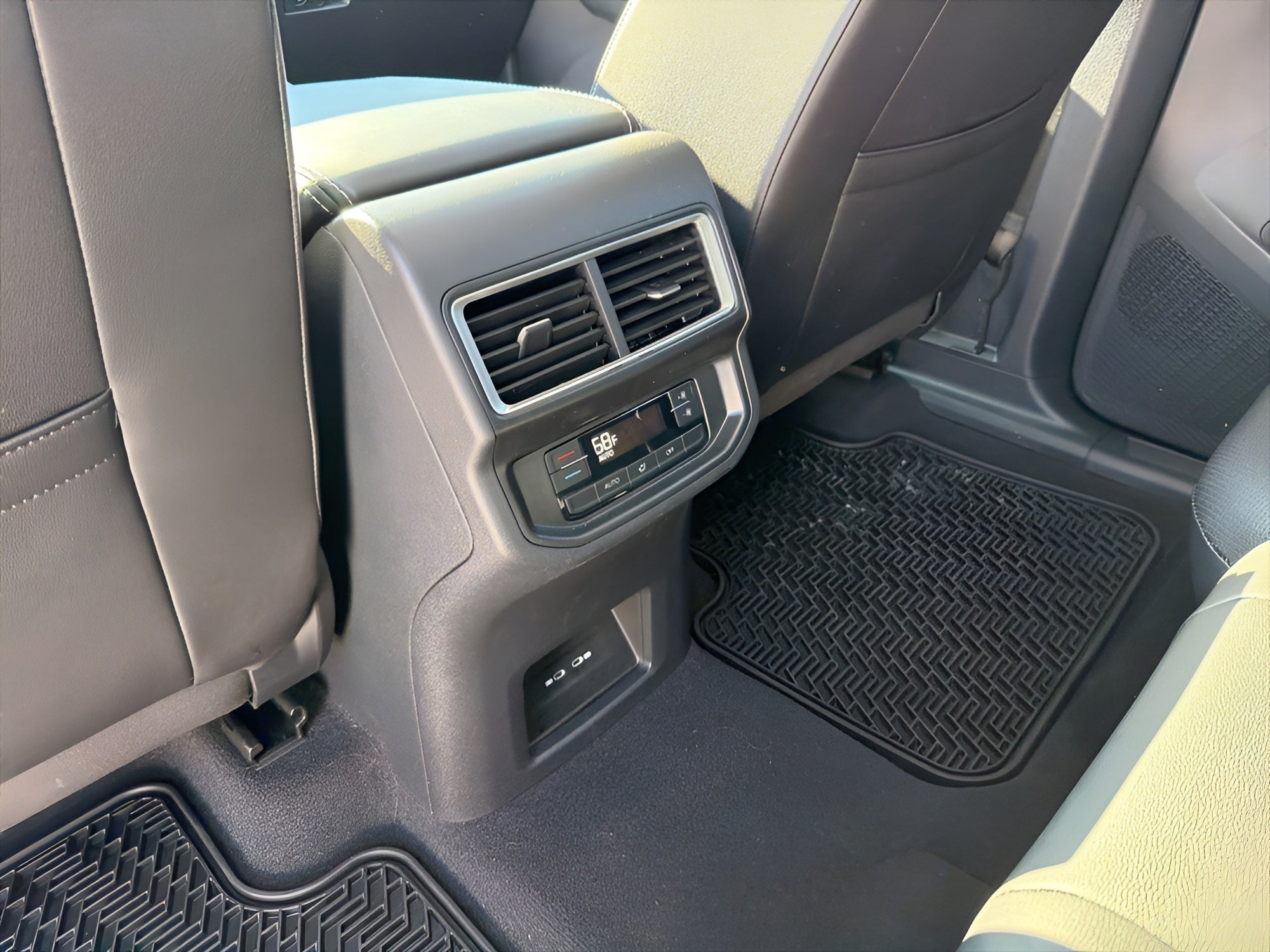 2025 Volkswagen Atlas 2.0T SE 4MOTION