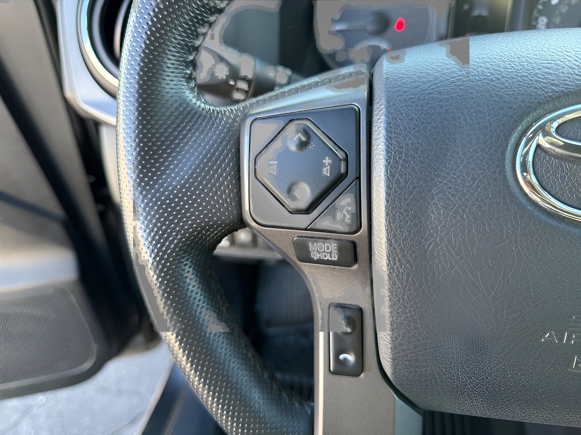 2018 Toyota TACOMA CREW CAB PICKUP - SHORT BED