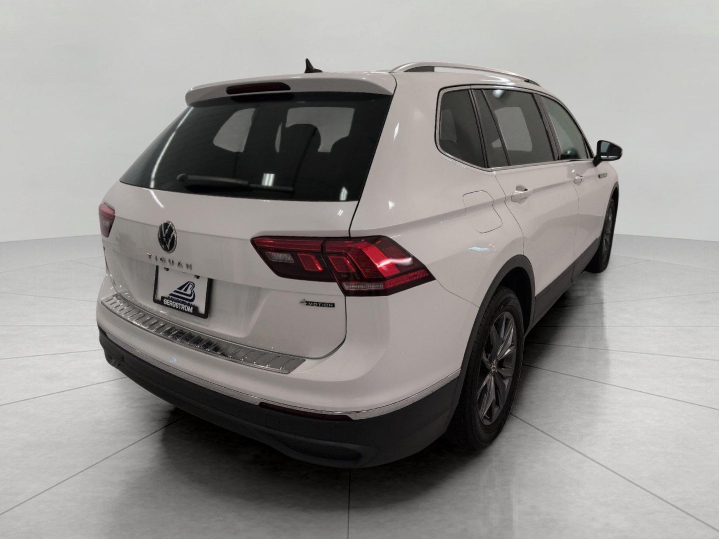 2023 Volkswagen Tiguan 2.0T SE 4MOTION