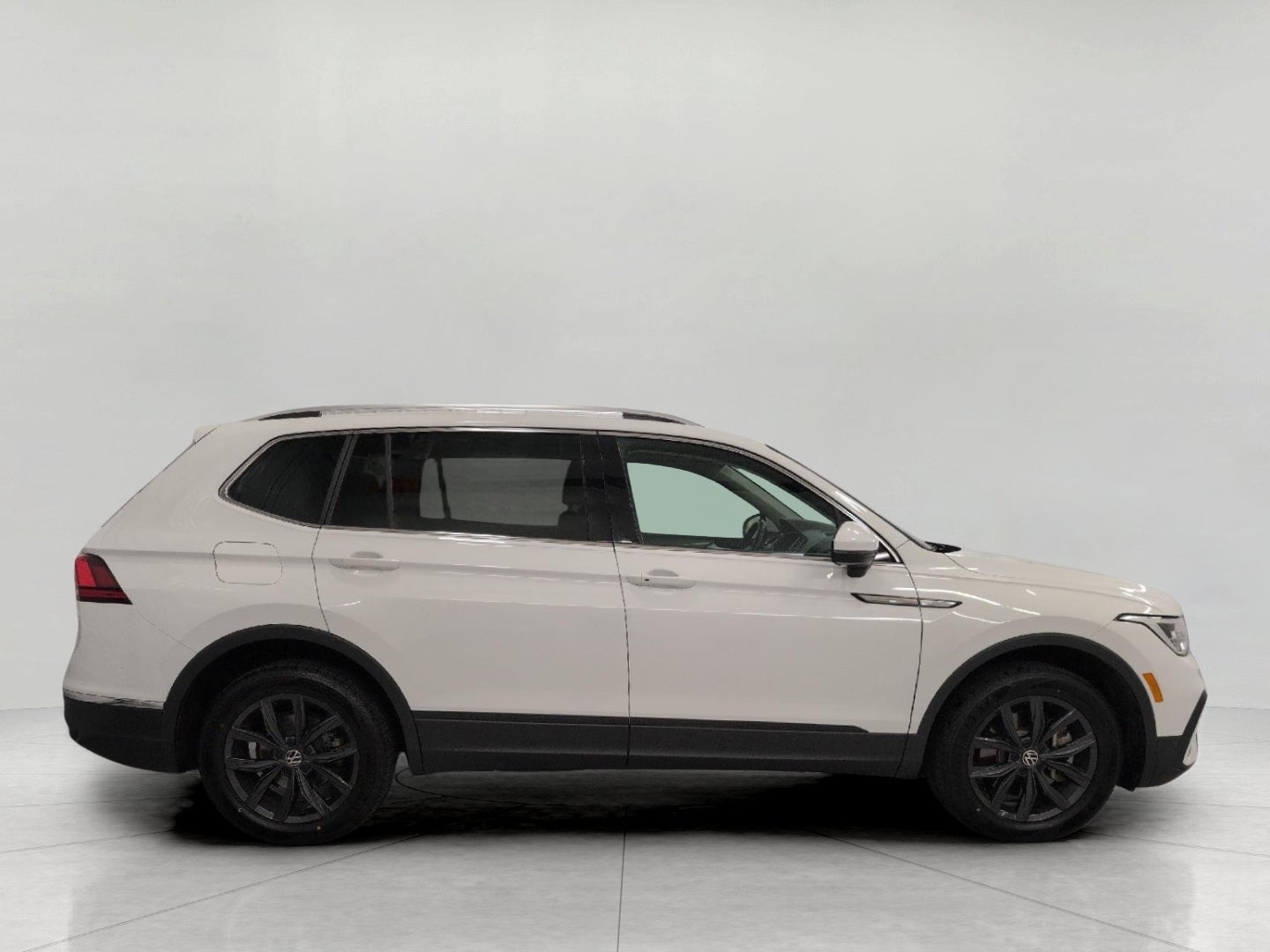 2024 Volkswagen Tiguan 2.0T SE 4MOTION