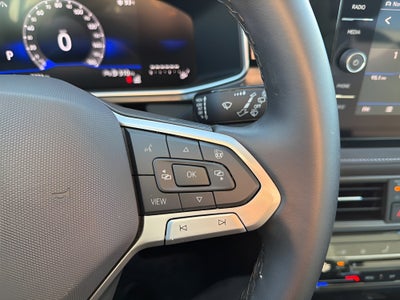 2025 Volkswagen Taos SE Black 4MOTION