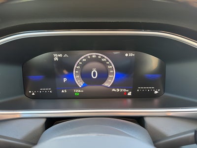 2025 Volkswagen Taos SE Black 4MOTION