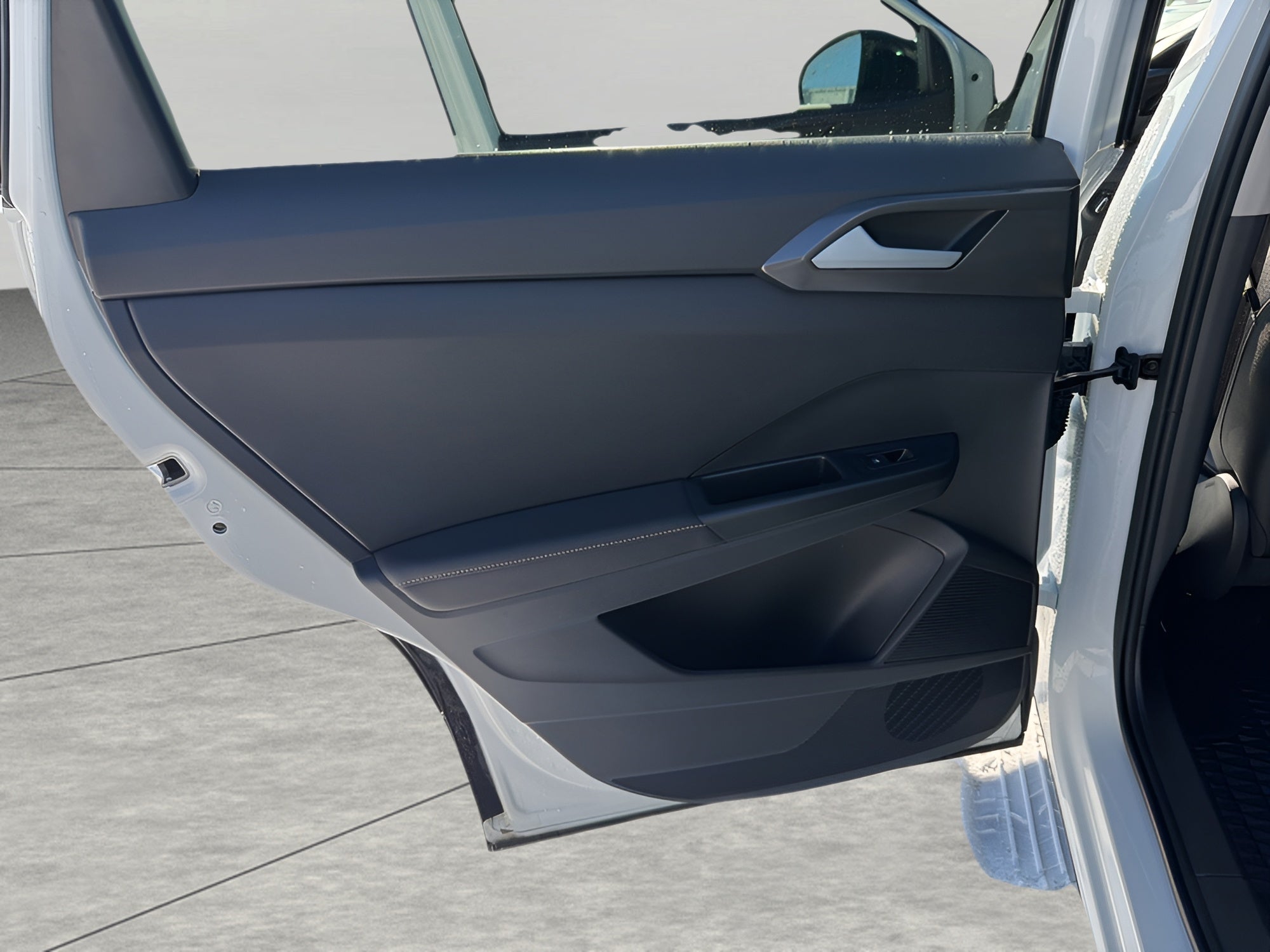 2025 Volkswagen Taos SE Black 4MOTION