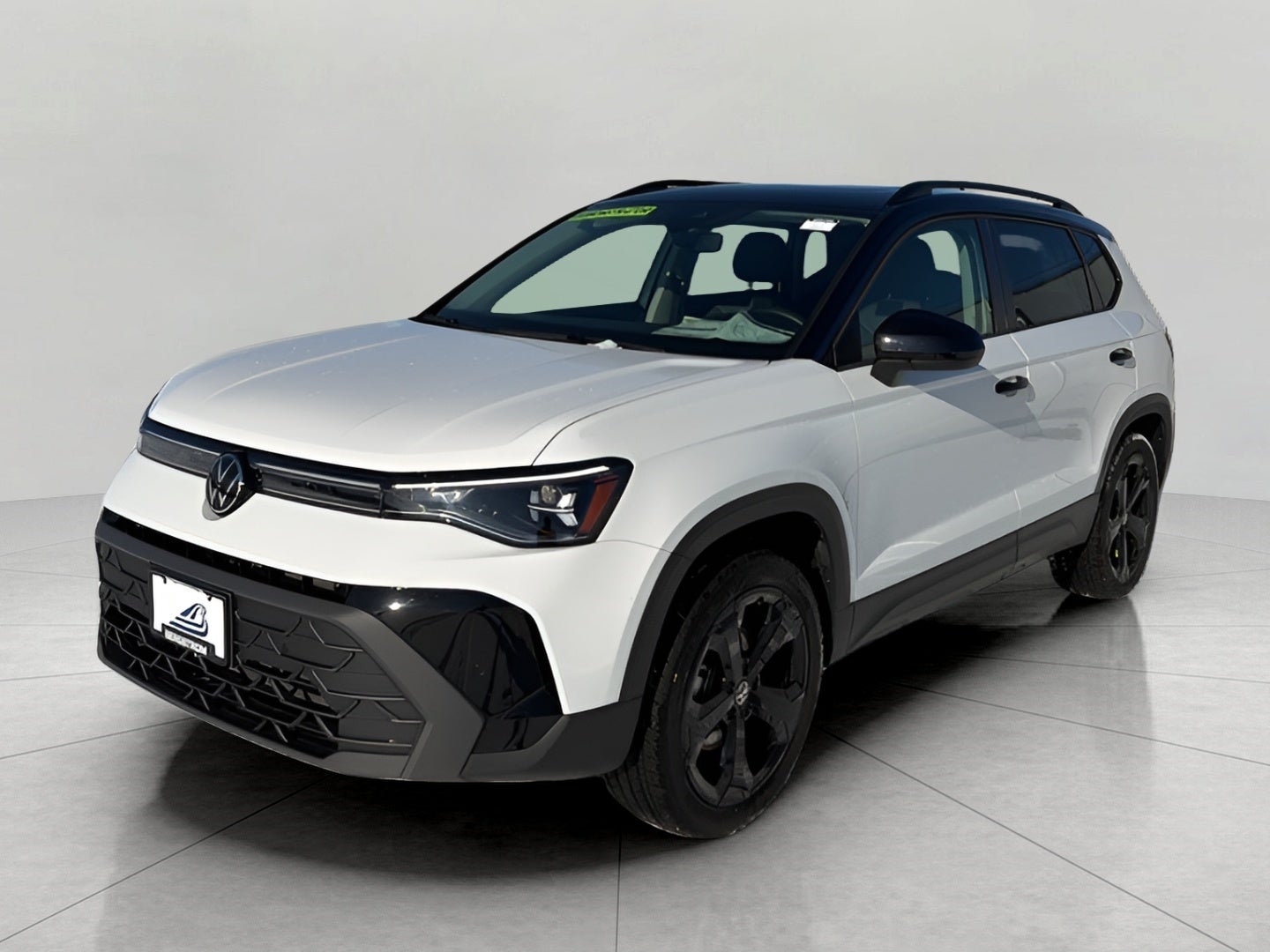 2025 Volkswagen Taos SE Black 4MOTION