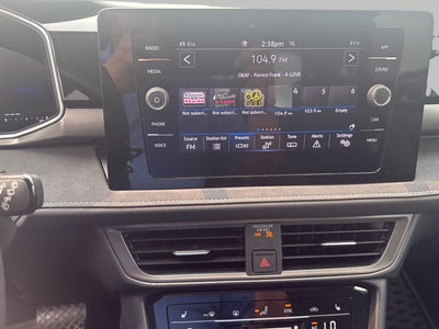 2025 Volkswagen Taos SE Black 4MOTION
