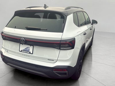 2025 Volkswagen Taos SE Black 4MOTION