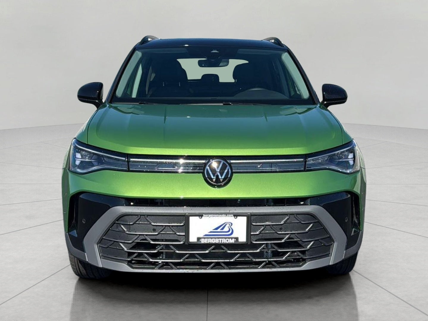 2026 Volkswagen Taos SE Black 4MOTION