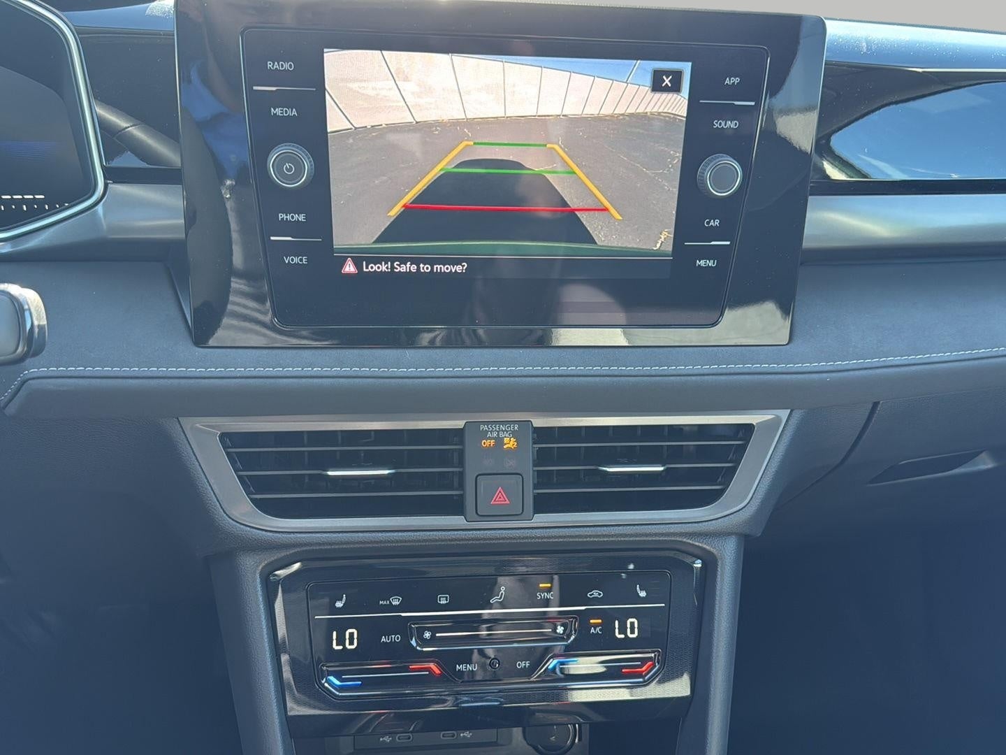 2026 Volkswagen Taos SE Black 4MOTION