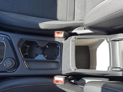 2026 Volkswagen Taos SE Black 4MOTION