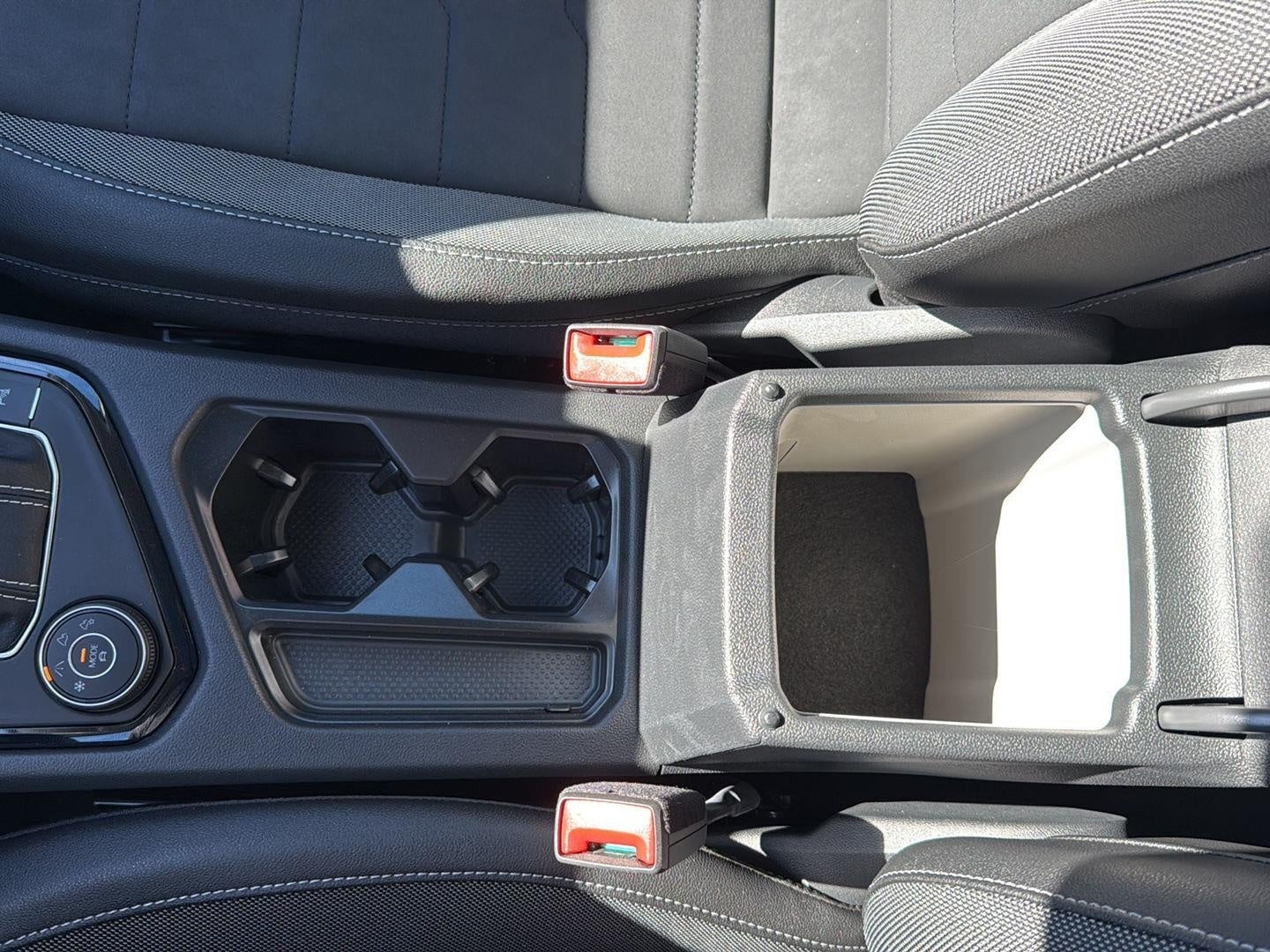 2026 Volkswagen Taos SE Black 4MOTION