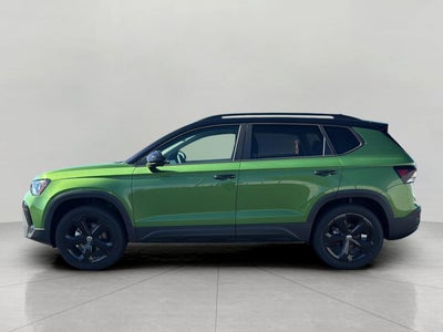 2026 Volkswagen Taos SE Black 4MOTION
