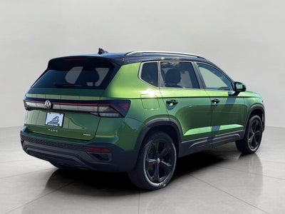 2026 Volkswagen Taos SE Black 4MOTION