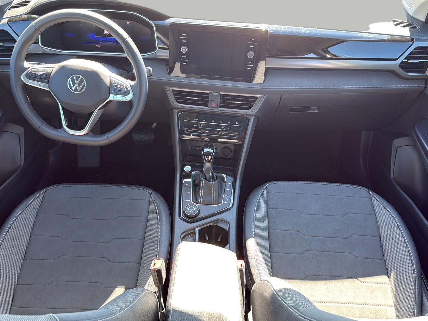 2026 Volkswagen Taos SE Black 4MOTION