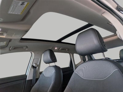 2026 Volkswagen Taos SE Black 4MOTION