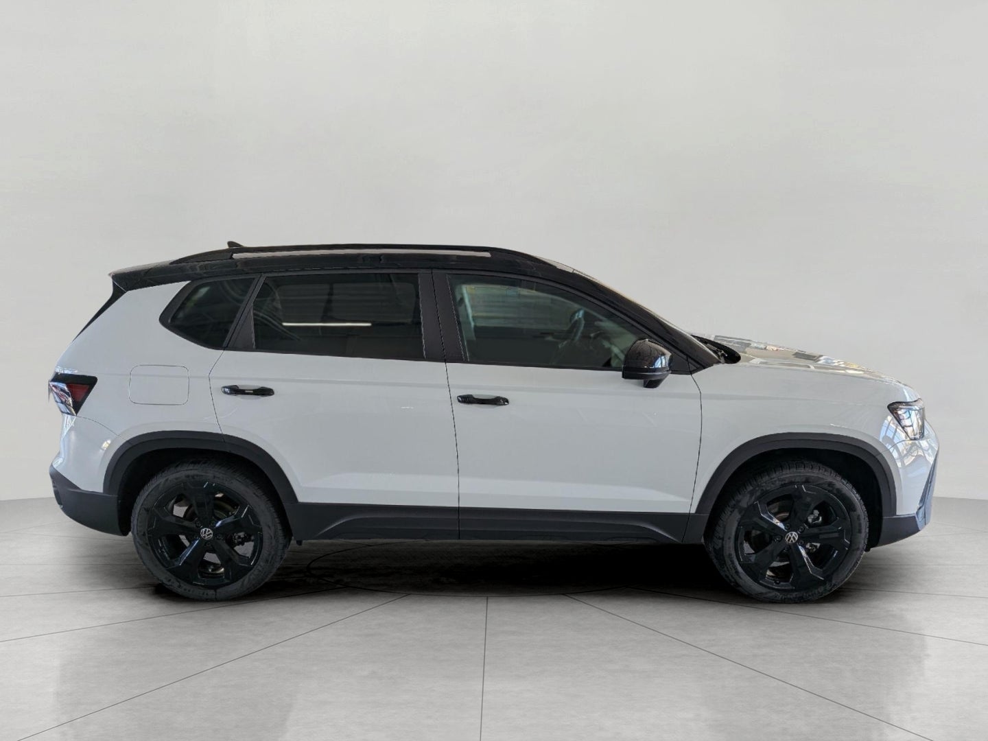 2026 Volkswagen Taos SE Black 4MOTION