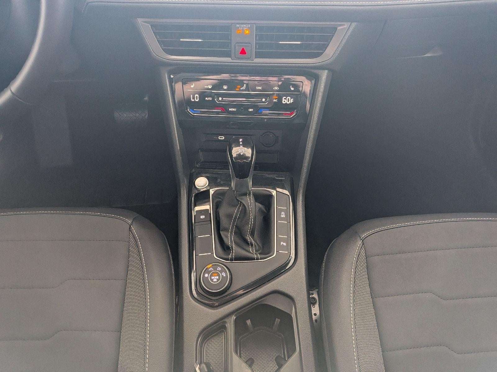 2026 Volkswagen Taos SE Black 4MOTION