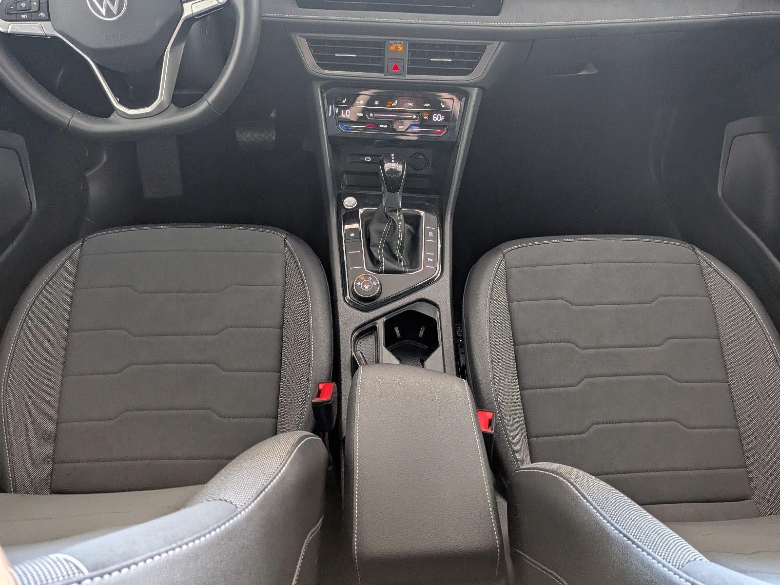 2026 Volkswagen Taos SE Black 4MOTION